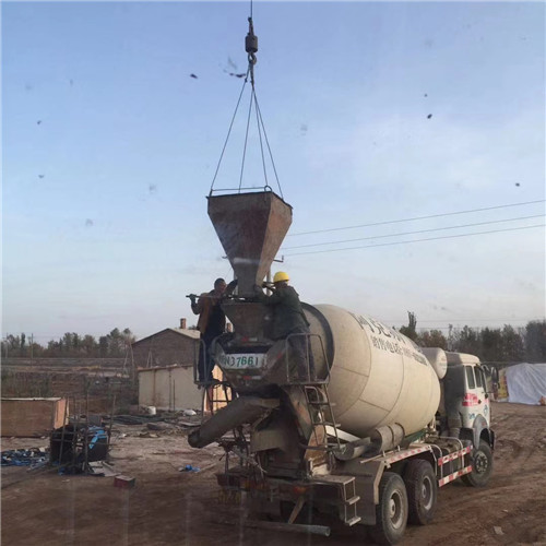 东昌府区“精准瞄准”—— 吊车的 “定位导航” 技术